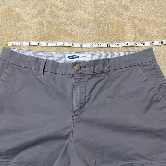 Old Navy Everyday Short Gray Shorts 10 - Picture 4 of 8